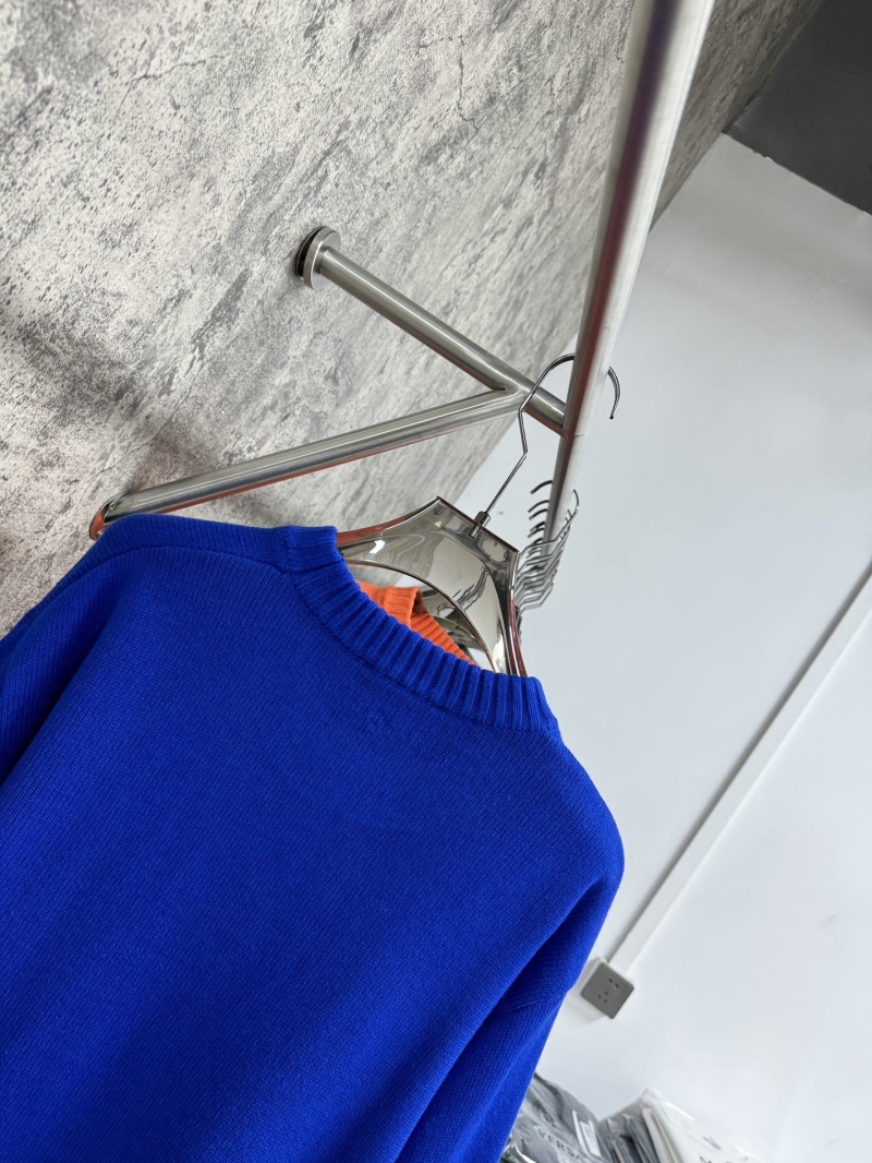 Pra*a sweater